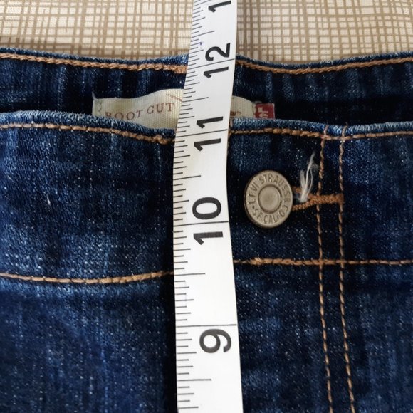 Levi's 525 Women's Bootcut Jeans Size 16 Dark Wash Blue Denim Frayed Raw Hem - Picture 12 of 15